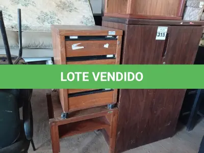 LOTE 315 - 01 ARMÁRIO BAIXO, 01 GAVETEIRO E 02 MESINHAS EM MADEIRA. (NO ESTADO) ATENÇÃO! FAZER A VISITAÇÃO ANTES DE ARREMATAR, NÃO SABEMOS SE FUNCIONA. LEILÃO NÃO TEM GARANTIA E NEM DEVOLUÇÃO, SUJEITO A POSSÍVEIS AVARIAS VISÍVEIS/OCULTAS E/OU AUSÊNCIA DE COMPONENTES.