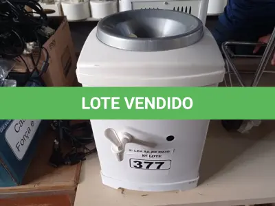 LOTE 377 - 01 BEBEDOURO PARA GARRAFÃO “REFRIGERADO” MARCA KARINA 220V. (NO ESTADO) ATENÇÃO! FAZER A VISITAÇÃO ANTES DE ARREMATAR, NÃO SABEMOS SE FUNCIONA. LEILÃO NÃO TEM GARANTIA E NEM DEVOLUÇÃO, SUJEITO A POSSÍVEIS AVARIAS VISÍVEIS/OCULTAS E/OU AUSÊNCIA DE COMPONENTES.