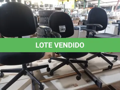LOTE 383 - 03 CADEIRAS DE ESCRITÓRIO COM BASES GIRATÓRIAS MARCAS GIROFLEX. (NO ESTADO) ATENÇÃO! FAZER A VISITAÇÃO ANTES DE ARREMATAR, NÃO SABEMOS SE FUNCIONA. LEILÃO NÃO TEM GARANTIA E NEM DEVOLUÇÃO, SUJEITO A POSSÍVEIS AVARIAS VISÍVEIS/OCULTAS E/OU AUSÊNCIA DE COMPONENTES.