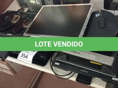 LOTE 354 - 09 MONITORES LCD MARCAS E MODELOS DIVERSOS. (NO ESTADO) ATENÇÃO! FAZER A VISITAÇÃO ANTES DE ARREMATAR, NÃO SABEMOS SE FUNCIONA. LEILÃO NÃO TEM GARANTIA E NEM DEVOLUÇÃO, SUJEITO A POSSÍVEIS AVARIAS VISÍVEIS/OCULTAS E/OU AUSÊNCIA DE COMPONENTES.