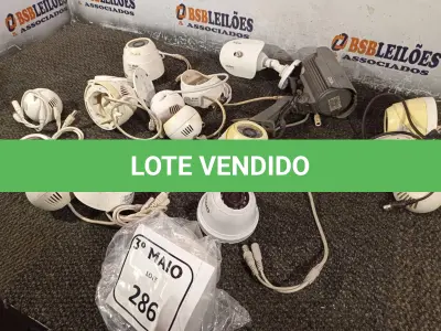 LOTE 286 - 01 LOTE COM VÁRIAS CÂMERAS DE SEGURANÇA. (NO ESTADO) ATENÇÃO! FAZER A VISITAÇÃO ANTES DE ARREMATAR, NÃO SABEMOS SE FUNCIONA. LEILÃO NÃO TEM GARANTIA E NEM DEVOLUÇÃO, SUJEITO A POSSÍVEIS AVARIAS VISÍVEIS/OCULTAS E/OU AUSÊNCIA DE COMPONENTES.