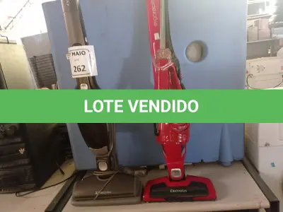 LOTE 262 - 03 ASPIRADORES DE PÓ, SENDO 01 INCOMPLETO. (NO ESTADO) ATENÇÃO! FAZER A VISITAÇÃO ANTES DE ARREMATAR, NÃO SABEMOS SE FUNCIONA. LEILÃO NÃO TEM GARANTIA E NEM DEVOLUÇÃO, SUJEITO A POSSÍVEIS AVARIAS VISÍVEIS/OCULTAS E/OU AUSÊNCIA DE COMPONENTES.