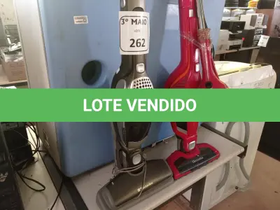 LOTE 262 - 03 ASPIRADORES DE PÓ, SENDO 01 INCOMPLETO. (NO ESTADO) ATENÇÃO! FAZER A VISITAÇÃO ANTES DE ARREMATAR, NÃO SABEMOS SE FUNCIONA. LEILÃO NÃO TEM GARANTIA E NEM DEVOLUÇÃO, SUJEITO A POSSÍVEIS AVARIAS VISÍVEIS/OCULTAS E/OU AUSÊNCIA DE COMPONENTES.