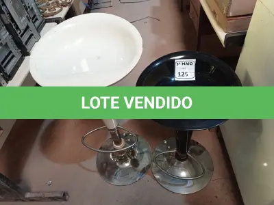 LOTE 125 - 02 BANQUETAS. (NO ESTADO) ATENÇÃO! FAZER A VISITAÇÃO ANTES DE ARREMATAR, NÃO SABEMOS SE FUNCIONA. LEILÃO NÃO TEM GARANTIA E NEM DEVOLUÇÃO, SUJEITO A POSSÍVEIS AVARIAS VISÍVEIS/OCULTAS E/OU AUSÊNCIA DE COMPONENTES.