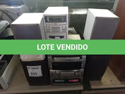 LOTE 355 - 02 APARELHOS DE SOM. (NO ESTADO) ATENÇÃO! FAZER A VISITAÇÃO ANTES DE ARREMATAR, NÃO SABEMOS SE FUNCIONA. LEILÃO NÃO TEM GARANTIA E NEM DEVOLUÇÃO, SUJEITO A POSSÍVEIS AVARIAS VISÍVEIS/OCULTAS E/OU AUSÊNCIA DE COMPONENTES.