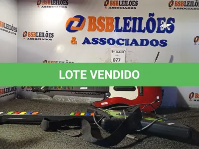 LOTE 077 - 02 GUITARRAS GAMER. (NO ESTADO) ATENÇÃO! FAZER A VISITAÇÃO ANTES DE ARREMATAR, NÃO SABEMOS SE FUNCIONA. LEILÃO NÃO TEM GARANTIA E NEM DEVOLUÇÃO, SUJEITO A POSSÍVEIS AVARIAS VISÍVEIS/OCULTAS E/OU AUSÊNCIA DE COMPONENTES.