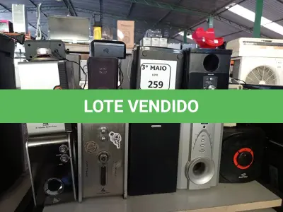 LOTE 259 - 01 LOTE COM VÁRIAS CAIXAS DE SOM. (NO ESTADO) ATENÇÃO! FAZER A VISITAÇÃO ANTES DE ARREMATAR, NÃO SABEMOS SE FUNCIONA. LEILÃO NÃO TEM GARANTIA E NEM DEVOLUÇÃO, SUJEITO A POSSÍVEIS AVARIAS VISÍVEIS/OCULTAS E/OU AUSÊNCIA DE COMPONENTES.