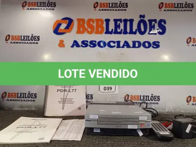 LOTE 039 - 01 GRAVADORA DE DISCOS COMPACTOS E GRAVADOR DE CD PDR-L77 COM CONTROLE E FONTE MARCA PIONEER. (NO ESTADO) ATENÇÃO! FAZER A VISITAÇÃO ANTES DE ARREMATAR, NÃO SABEMOS SE FUNCIONA. LEILÃO NÃO TEM GARANTIA E NEM DEVOLUÇÃO, SUJEITO A POSSÍVEIS AVARIAS VISÍVEIS/OCULTAS E/OU AUSÊNCIA DE COMPONENTES.
