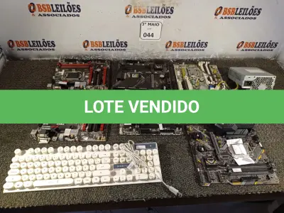 LOTE 044 - 06 PLACAS MÃE, SENDO 04 GAMER, 01 FONTE DE ALIMENTAÇÃO PARA PC E 01 TECLADO. (NO ESTADO) ATENÇÃO! FAZER A VISITAÇÃO ANTES DE ARREMATAR, NÃO SABEMOS SE FUNCIONA. LEILÃO NÃO TEM GARANTIA E NEM DEVOLUÇÃO, SUJEITO A POSSÍVEIS AVARIAS VISÍVEIS/OCULTAS E/OU AUSÊNCIA DE COMPONENTES.