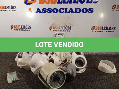 LOTE 288 - 01 LOTE COM VÁRIAS CÂMERAS DE SEGURANÇA. (NO ESTADO) ATENÇÃO! FAZER A VISITAÇÃO ANTES DE ARREMATAR, NÃO SABEMOS SE FUNCIONA. LEILÃO NÃO TEM GARANTIA E NEM DEVOLUÇÃO, SUJEITO A POSSÍVEIS AVARIAS VISÍVEIS/OCULTAS E/OU AUSÊNCIA DE COMPONENTES.
