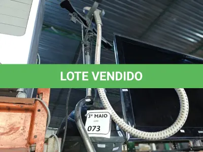 LOTE 073 - 01 FERRO DE PASSAR A VAPOR MARCA BRITÂNIA E 01 TORNEIRA. (NO ESTADO) ATENÇÃO! FAZER A VISITAÇÃO ANTES DE ARREMATAR, NÃO SABEMOS SE FUNCIONA. LEILÃO NÃO TEM GARANTIA E NEM DEVOLUÇÃO, SUJEITO A POSSÍVEIS AVARIAS VISÍVEIS/OCULTAS E/OU AUSÊNCIA DE COMPONENTES.