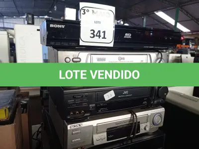 LOTE 341 - 06 VÍDEOS CASSETES MARCAS E MODELOS DIVERSOS E 01 APARELHO DE DVD BLU-RAY DISC MARCA SONY. (NO ESTADO) ATENÇÃO! FAZER A VISITAÇÃO ANTES DE ARREMATAR, NÃO SABEMOS SE FUNCIONA. LEILÃO NÃO TEM GARANTIA E NEM DEVOLUÇÃO, SUJEITO A POSSÍVEIS AVARIAS VISÍVEIS/OCULTAS E/OU AUSÊNCIA DE COMPONENTES.