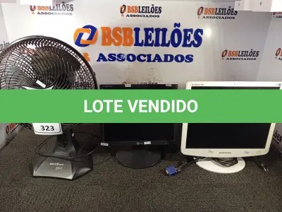 LOTE 323 - 02 MONITORES LCD E 01 VENTILADOR COM AVARIAS. (NO ESTADO) ATENÇÃO! FAZER A VISITAÇÃO ANTES DE ARREMATAR, NÃO SABEMOS SE FUNCIONA. LEILÃO NÃO TEM GARANTIA E NEM DEVOLUÇÃO, SUJEITO A POSSÍVEIS AVARIAS VISÍVEIS/OCULTAS E/OU AUSÊNCIA DE COMPONENTES.