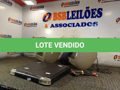 LOTE 053 - 02 ENCOSTOS COM MONITOR/USB PARA CARRO E 01 TV MULTIMÍDIA COM AVARIAS. (NO ESTADO) ATENÇÃO! FAZER A VISITAÇÃO ANTES DE ARREMATAR, NÃO SABEMOS SE FUNCIONA. LEILÃO NÃO TEM GARANTIA E NEM DEVOLUÇÃO, SUJEITO A POSSÍVEIS AVARIAS VISÍVEIS/OCULTAS E/OU AUSÊNCIA DE COMPONENTES.