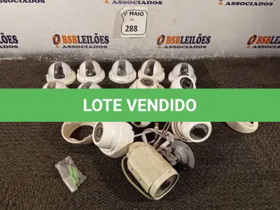 LOTE 288 - 01 LOTE COM VÁRIAS CÂMERAS DE SEGURANÇA. (NO ESTADO) ATENÇÃO! FAZER A VISITAÇÃO ANTES DE ARREMATAR, NÃO SABEMOS SE FUNCIONA. LEILÃO NÃO TEM GARANTIA E NEM DEVOLUÇÃO, SUJEITO A POSSÍVEIS AVARIAS VISÍVEIS/OCULTAS E/OU AUSÊNCIA DE COMPONENTES.