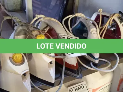 LOTE 123 - 06 FERROS DE PASSAR MARCAS E MODELOS DIVERSOS. (NO ESTADO) ATENÇÃO! FAZER A VISITAÇÃO ANTES DE ARREMATAR, NÃO SABEMOS SE FUNCIONA. LEILÃO NÃO TEM GARANTIA E NEM DEVOLUÇÃO, SUJEITO A POSSÍVEIS AVARIAS VISÍVEIS/OCULTAS E/OU AUSÊNCIA DE COMPONENTES.