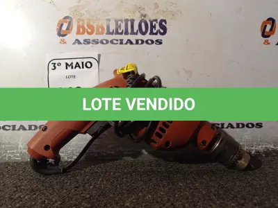 LOTE 140 - 01 PARAFUSADEIRA/FURADEIRA MARCA SCHUZ 220V. (NO ESTADO) ATENÇÃO! FAZER A VISITAÇÃO ANTES DE ARREMATAR, NÃO SABEMOS SE FUNCIONA. LEILÃO NÃO TEM GARANTIA E NEM DEVOLUÇÃO, SUJEITO A POSSÍVEIS AVARIAS VISÍVEIS/OCULTAS E/OU AUSÊNCIA DE COMPONENTES.