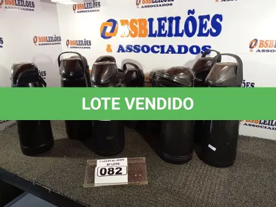 LOTE 082 - 10 GARRAFAS DE CAFÉ. (NO ESTADO) ATENÇÃO! FAZER A VISITAÇÃO ANTES DE ARREMATAR, NÃO SABEMOS SE FUNCIONA. LEILÃO NÃO TEM GARANTIA E NEM DEVOLUÇÃO, SUJEITO A POSSÍVEIS AVARIAS VISÍVEIS/OCULTAS E/OU AUSÊNCIA DE COMPONENTES.