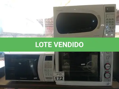 LOTE 122 - 01 FORNO ELÉTRICO E 02 MICRO-ONDAS COM PRATO. (NO ESTADO) ATENÇÃO! FAZER A VISITAÇÃO ANTES DE ARREMATAR, NÃO SABEMOS SE FUNCIONA. LEILÃO NÃO TEM GARANTIA E NEM DEVOLUÇÃO, SUJEITO A POSSÍVEIS AVARIAS VISÍVEIS/OCULTAS E/OU AUSÊNCIA DE COMPONENTES.
