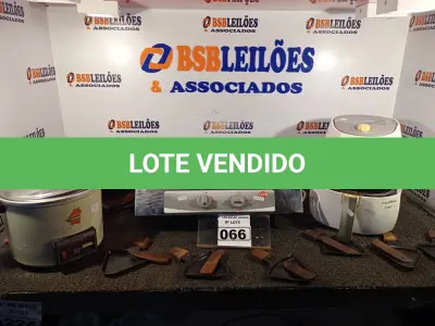 LOTE 066 - 01 FONDUE, 01 FOGÃO DE INDUÇÃO DE 02 BOCAS, 01 AIR FRY BRITANIA 220V E 01 PANELA ELÉTRICA HITACHI. (NO ESTADO) ATENÇÃO! FAZER A VISITAÇÃO ANTES DE ARREMATAR, NÃO SABEMOS SE FUNCIONA. LEILÃO NÃO TEM GARANTIA E NEM DEVOLUÇÃO, SUJEITO A POSSÍVEIS AVARIAS VISÍVEIS/OCULTAS E/OU AUSÊNCIA DE COMPONENTES.