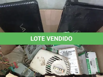 LOTE 420 - 01 LOTE COM FONTES DE ALIMENTAÇÃO PARA PC, 02 SUCATAS DE NOTEBOOK E DIVERSOS. (NO ESTADO) ATENÇÃO! FAZER A VISITAÇÃO ANTES DE ARREMATAR, NÃO SABEMOS SE FUNCIONA. LEILÃO NÃO TEM GARANTIA E NEM DEVOLUÇÃO, SUJEITO A POSSÍVEIS AVARIAS VISÍVEIS/OCULTAS E/OU AUSÊNCIA DE COMPONENTES.
