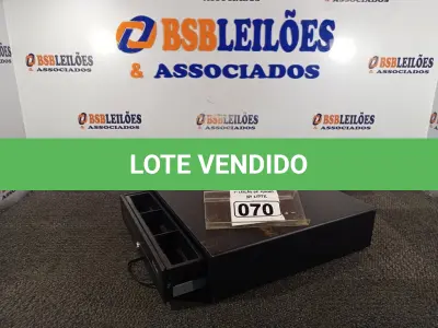 LOTE 070 - 01 CAIXA REGISTRADORA PARA DINHEIRO MANUAL. (NO ESTADO) ATENÇÃO! FAZER A VISITAÇÃO ANTES DE ARREMATAR, NÃO SABEMOS SE FUNCIONA. LEILÃO NÃO TEM GARANTIA E NEM DEVOLUÇÃO, SUJEITO A POSSÍVEIS AVARIAS VISÍVEIS/OCULTAS E/OU AUSÊNCIA DE COMPONENTES.
