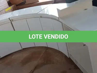 LOTE 479 - 01 BALCÃO PARA LOJA BRANCO. (NO ESTADO) ATENÇÃO! FAZER A VISITAÇÃO ANTES DE ARREMATAR, NÃO SABEMOS SE FUNCIONA. LEILÃO NÃO TEM GARANTIA E NEM DEVOLUÇÃO, SUJEITO A POSSÍVEIS AVARIAS VISÍVEIS/OCULTAS E/OU AUSÊNCIA DE COMPONENTES.