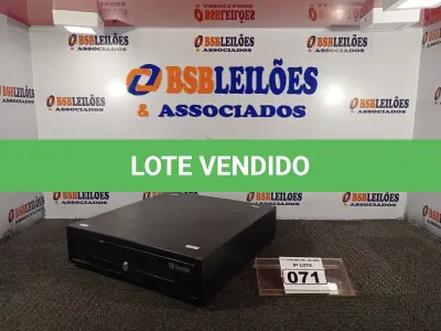 LOTE 071 - 01 CAIXA REGISTRADORA PARA DINHEIRO MANUAL. (NO ESTADO) ATENÇÃO! FAZER A VISITAÇÃO ANTES DE ARREMATAR, NÃO SABEMOS SE FUNCIONA. LEILÃO NÃO TEM GARANTIA E NEM DEVOLUÇÃO, SUJEITO A POSSÍVEIS AVARIAS VISÍVEIS/OCULTAS E/OU AUSÊNCIA DE COMPONENTES.