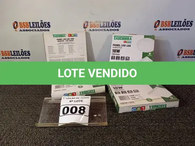 LOTE 008 - 04 LUMINÁRIAS DE LED SOBREPOR QUADRADA 240V, 18W E 6500K MARCA DECORLUX. (NO ESTADO) ATENÇÃO! FAZER A VISITAÇÃO ANTES DE ARREMATAR, NÃO SABEMOS SE FUNCIONA. LEILÃO NÃO TEM GARANTIA E NEM DEVOLUÇÃO, SUJEITO A POSSÍVEIS AVARIAS VISÍVEIS/OCULTAS E/OU AUSÊNCIA DE COMPONENTES.