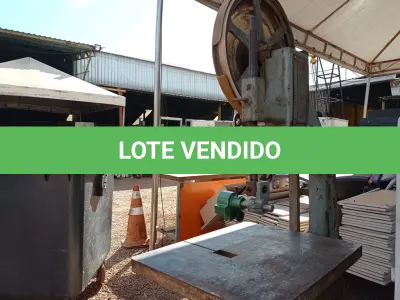 LOTE 480 - 01 SERRA FITA PARA MARCENARIA COM VOLANTE DE 60 MARCA INVICTA. (NO ESTADO) ATENÇÃO! FAZER A VISITAÇÃO ANTES DE ARREMATAR, NÃO SABEMOS SE FUNCIONA. LEILÃO NÃO TEM GARANTIA E NEM DEVOLUÇÃO, SUJEITO A POSSÍVEIS AVARIAS VISÍVEIS/OCULTAS E/OU AUSÊNCIA DE COMPONENTES.