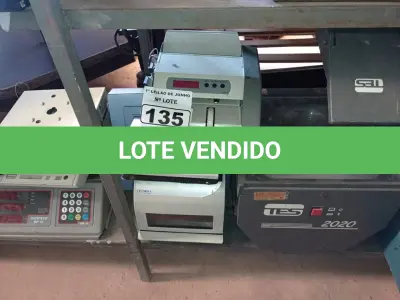 LOTE 135 - 01 RETO PROJETOR, 03 BALANÇAS E ELETRÔNICOS DIVERSOS. (NO ESTADO) ATENÇÃO! FAZER A VISITAÇÃO ANTES DE ARREMATAR, NÃO SABEMOS SE FUNCIONA. LEILÃO NÃO TEM GARANTIA E NEM DEVOLUÇÃO, SUJEITO A POSSÍVEIS AVARIAS VISÍVEIS/OCULTAS E/OU AUSÊNCIA DE COMPONENTES.