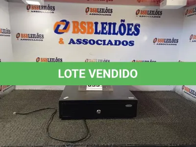 LOTE 033 - 01 CAIXA REGISTRADORA PARA DINHEIRO MANUAL. (NO ESTADO) ATENÇÃO! FAZER A VISITAÇÃO ANTES DE ARREMATAR, NÃO SABEMOS SE FUNCIONA. LEILÃO NÃO TEM GARANTIA E NEM DEVOLUÇÃO, SUJEITO A POSSÍVEIS AVARIAS VISÍVEIS/OCULTAS E/OU AUSÊNCIA DE COMPONENTES.