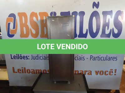 LOTE 052 - 01 BEBEDOURO REFRIGERADO EM INOX. (NO ESTADO) ATENÇÃO! FAZER A VISITAÇÃO ANTES DE ARREMATAR, NÃO SABEMOS SE FUNCIONA. LEILÃO NÃO TEM GARANTIA E NEM DEVOLUÇÃO, SUJEITO A POSSÍVEIS AVARIAS VISÍVEIS/OCULTAS E/OU AUSÊNCIA DE COMPONENTES.
