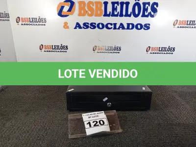 LOTE 120 - 01 CAIXA REGISTRADORA PARA DINHEIRO MANUAL. (NO ESTADO) ATENÇÃO! FAZER A VISITAÇÃO ANTES DE ARREMATAR, NÃO SABEMOS SE FUNCIONA. LEILÃO NÃO TEM GARANTIA E NEM DEVOLUÇÃO, SUJEITO A POSSÍVEIS AVARIAS VISÍVEIS/OCULTAS E/OU AUSÊNCIA DE COMPONENTES.