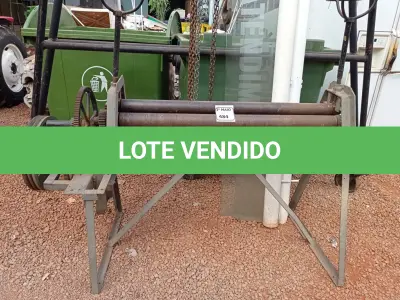 LOTE 484 - 01 CALANDRA DE 1M DE LARGURA. (NO ESTADO) ATENÇÃO! FAZER A VISITAÇÃO ANTES DE ARREMATAR, NÃO SABEMOS SE FUNCIONA. LEILÃO NÃO TEM GARANTIA E NEM DEVOLUÇÃO, SUJEITO A POSSÍVEIS AVARIAS VISÍVEIS/OCULTAS E/OU AUSÊNCIA DE COMPONENTES.