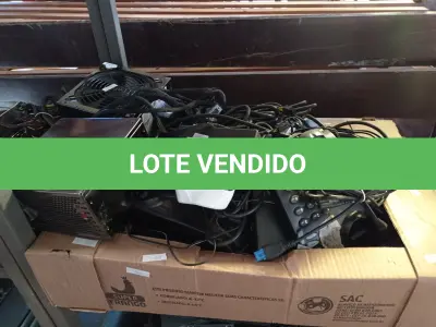 LOTE 132 - 01 LOTE COM CABOS DE VÍDEO, APARELHOS TELEFÔNICOS E FONTES DE ENERGIA, SENDO 03 DE 500W. (NO ESTADO) ATENÇÃO! FAZER A VISITAÇÃO ANTES DE ARREMATAR, NÃO SABEMOS SE FUNCIONA. LEILÃO NÃO TEM GARANTIA E NEM DEVOLUÇÃO, SUJEITO A POSSÍVEIS AVARIAS VISÍVEIS/OCULTAS E/OU AUSÊNCIA DE COMPONENTES.