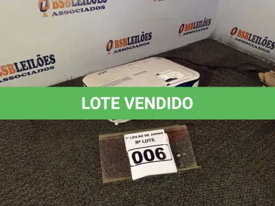 LOTE 006 - 01 PROJETOR MARCA EPSON H428A.(LIGANDO) (NO ESTADO) ATENÇÃO! FAZER A VISITAÇÃO ANTES DE ARREMATAR, NÃO SABEMOS SE FUNCIONA. LEILÃO NÃO TEM GARANTIA E NEM DEVOLUÇÃO, SUJEITO A POSSÍVEIS AVARIAS VISÍVEIS/OCULTAS E/OU AUSÊNCIA DE COMPONENTES.