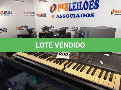 LOTE 080 - 01 APARELHO DE SOM COM 04 CAIXAS, 01 01 TECLADO YAMAHA PSR-19 E 01 CAIXA DE SUBWOOFER GOLDSHIP. (NO ESTADO) ATENÇÃO! FAZER A VISITAÇÃO ANTES DE ARREMATAR, NÃO SABEMOS SE FUNCIONA. LEILÃO NÃO TEM GARANTIA E NEM DEVOLUÇÃO, SUJEITO A POSSÍVEIS AVARIAS VISÍVEIS/OCULTAS E/OU AUSÊNCIA DE COMPONENTES.