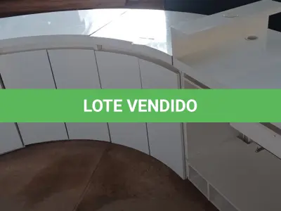 LOTE 479 - 01 BALCÃO PARA LOJA BRANCO. (NO ESTADO) ATENÇÃO! FAZER A VISITAÇÃO ANTES DE ARREMATAR, NÃO SABEMOS SE FUNCIONA. LEILÃO NÃO TEM GARANTIA E NEM DEVOLUÇÃO, SUJEITO A POSSÍVEIS AVARIAS VISÍVEIS/OCULTAS E/OU AUSÊNCIA DE COMPONENTES.