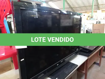 LOTE 197 - 01 TV 52’’POL MARCA SONY COM TROLE REMOTO. COM AVARIAS. (NO ESTADO) ATENÇÃO! FAZER A VISITAÇÃO ANTES DE ARREMATAR, NÃO SABEMOS SE FUNCIONA. LEILÃO NÃO TEM GARANTIA E NEM DEVOLUÇÃO, SUJEITO A POSSÍVEIS AVARIAS VISÍVEIS/OCULTAS E/OU AUSÊNCIA DE COMPONENTES.