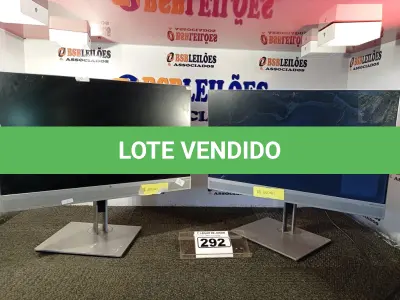 LOTE 292 - 02 MONITORES MARCA HP COM AVARIAS. (LIGANDO MAS COM A TELA QUEBRADA)(NO ESTADO) ATENÇÃO! FAZER A VISITAÇÃO ANTES DE ARREMATAR, NÃO SABEMOS SE FUNCIONA. LEILÃO NÃO TEM GARANTIA E NEM DEVOLUÇÃO, SUJEITO A POSSÍVEIS AVARIAS VISÍVEIS/OCULTAS E/OU AUSÊNCIA DE COMPONENTES.