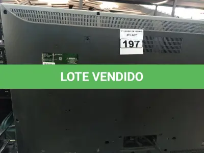 LOTE 197 - 01 TV 52’’POL MARCA SONY COM TROLE REMOTO. COM AVARIAS. (NO ESTADO) ATENÇÃO! FAZER A VISITAÇÃO ANTES DE ARREMATAR, NÃO SABEMOS SE FUNCIONA. LEILÃO NÃO TEM GARANTIA E NEM DEVOLUÇÃO, SUJEITO A POSSÍVEIS AVARIAS VISÍVEIS/OCULTAS E/OU AUSÊNCIA DE COMPONENTES.