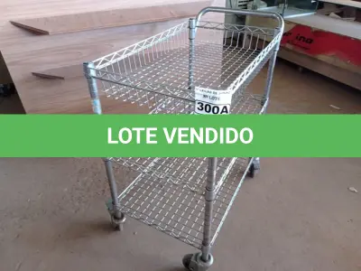 LOTE 300 - 01 CARRINHO PARA COPA COM 03 BANDEJAS E RODINHAS. (NO ESTADO) ATENÇÃO! FAZER A VISITAÇÃO ANTES DE ARREMATAR, NÃO SABEMOS SE FUNCIONA. LEILÃO NÃO TEM GARANTIA E NEM DEVOLUÇÃO, SUJEITO A POSSÍVEIS AVARIAS VISÍVEIS/OCULTAS E/OU AUSÊNCIA DE COMPONENTES.