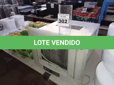 LOTE 302 - 01 APARELHO DE AR CONDICIONADO DE EMBUTIR MARCA ELECTROLUX. (NO ESTADO) ATENÇÃO! FAZER A VISITAÇÃO ANTES DE ARREMATAR, NÃO SABEMOS SE FUNCIONA. LEILÃO NÃO TEM GARANTIA E NEM DEVOLUÇÃO, SUJEITO A POSSÍVEIS AVARIAS VISÍVEIS/OCULTAS E/OU AUSÊNCIA DE COMPONENTES.