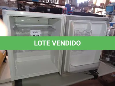 LOTE 297 - 01 FRIGOBAR 177WATTS MARCA ELETROLUX. (NO ESTADO) ATENÇÃO! FAZER A VISITAÇÃO ANTES DE ARREMATAR, NÃO SABEMOS SE FUNCIONA. LEILÃO NÃO TEM GARANTIA E NEM DEVOLUÇÃO, SUJEITO A POSSÍVEIS AVARIAS VISÍVEIS/OCULTAS E/OU AUSÊNCIA DE COMPONENTES.