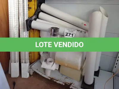 LOTE 271 - 08 PLACAS DE ATENÇÃO PARA PISO MOLHADO, 06 DISPENSES, 03 LUMINÁRIAS E VÁRIOS SUPORTES PARA COPOS DESCARTÁVEIS. (NO ESTADO) ATENÇÃO! FAZER A VISITAÇÃO ANTES DE ARREMATAR, NÃO SABEMOS SE FUNCIONA. LEILÃO NÃO TEM GARANTIA E NEM DEVOLUÇÃO, SUJEITO A POSSÍVEIS AVARIAS VISÍVEIS/OCULTAS E/OU AUSÊNCIA DE COMPONENTES.