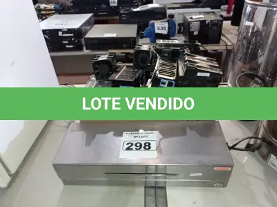 LOTE 298 - 01 LOTE COM VÁRIOS COOLERS PARA SERVIDOR E 01 CAIXA ELETRÔNICO. (NO ESTADO) ATENÇÃO! FAZER A VISITAÇÃO ANTES DE ARREMATAR, NÃO SABEMOS SE FUNCIONA. LEILÃO NÃO TEM GARANTIA E NEM DEVOLUÇÃO, SUJEITO A POSSÍVEIS AVARIAS VISÍVEIS/OCULTAS E/OU AUSÊNCIA DE COMPONENTES.