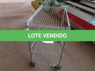 LOTE 340 - 01 CARRINHO PARA COPA COM 03 BANDEJAS E RODINHAS. (NO ESTADO) ATENÇÃO! FAZER A VISITAÇÃO ANTES DE ARREMATAR, NÃO SABEMOS SE FUNCIONA. LEILÃO NÃO TEM GARANTIA E NEM DEVOLUÇÃO, SUJEITO A POSSÍVEIS AVARIAS VISÍVEIS/OCULTAS E/OU AUSÊNCIA DE COMPONENTES.