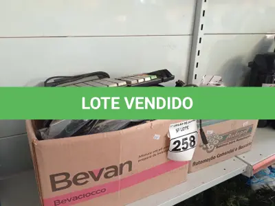 LOTE 258 - 01 TECLADO OPERADOR DE CAIXA MARCA ITAUTEC, 01 CAIXA DE BOBINAS DE AUTOMAÇÃO E CABOS DIVERSOS.  (NO ESTADO) ATENÇÃO! FAZER A VISITAÇÃO ANTES DE ARREMATAR, NÃO SABEMOS SE FUNCIONA. LEILÃO NÃO TEM GARANTIA E NEM DEVOLUÇÃO, SUJEITO A POSSÍVEIS AVARIAS VISÍVEIS/OCULTAS E/OU AUSÊNCIA DE COMPONENTES.