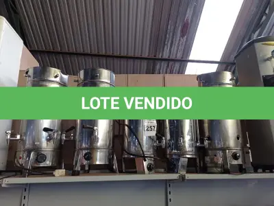 LOTE 257 - 05 CAFETEIRAS EM INOX COM AVARIAS. (NO ESTADO) ATENÇÃO! FAZER A VISITAÇÃO ANTES DE ARREMATAR, NÃO SABEMOS SE FUNCIONA. LEILÃO NÃO TEM GARANTIA E NEM DEVOLUÇÃO, SUJEITO A POSSÍVEIS AVARIAS VISÍVEIS/OCULTAS E/OU AUSÊNCIA DE COMPONENTES.